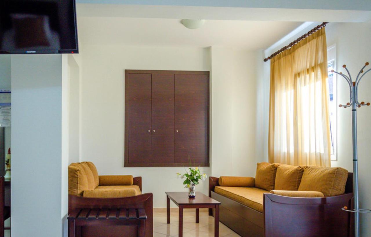 Delfini Hotel สกาลา โปเตมิอัส ภายนอก รูปภาพ