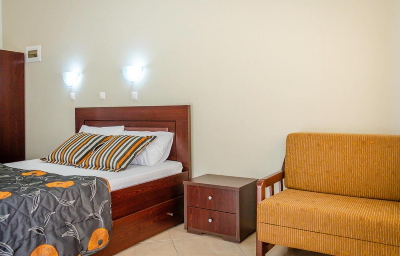 Delfini Hotel สกาลา โปเตมิอัส ภายนอก รูปภาพ